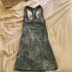 Lululemon tank size 4